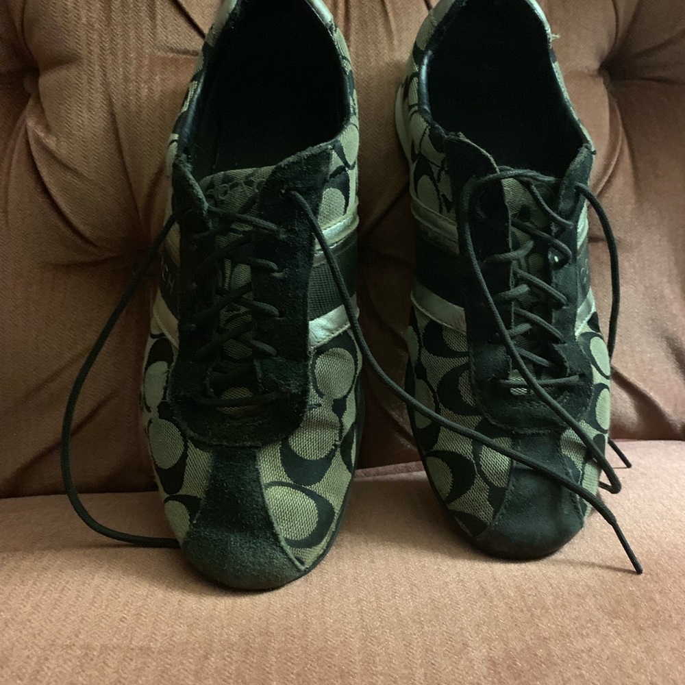 Coach - Picture 2 of 2